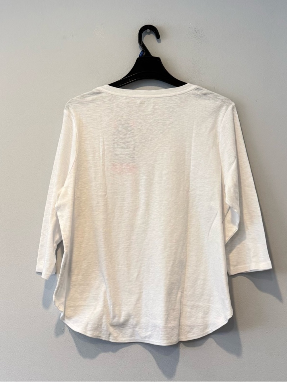 Kirkland Signature Women's 3/4 Sleeve V- Neck Slub Tee - Picture 6 of 10